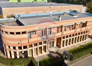Edificio all\'aperto - Office Via Ernesto Spallanzani
3, Reggio nell'Emilia - photo 1