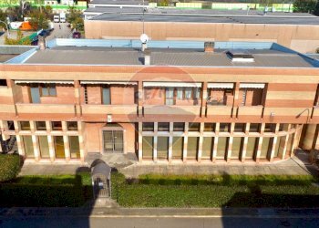 Edificio all\'aperto - Office Via Ernesto Spallanzani
3, Reggio nell'Emilia - photo 2