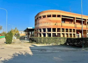 Edificio all\'aperto - Office Via Ernesto Spallanzani
3, Reggio nell'Emilia - photo 9