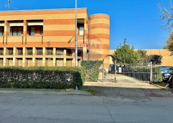 Edificio all\'aperto - Office Via Ernesto Spallanzani
3, Reggio nell'Emilia - photo 10
