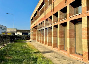 Edificio all\'aperto - Office Via Ernesto Spallanzani
3, Reggio nell'Emilia - photo 22