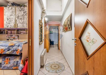 Hall / corridoio - Casa semi indipendente Via Balzarine
 
36, Fagnano Olona - foto 6