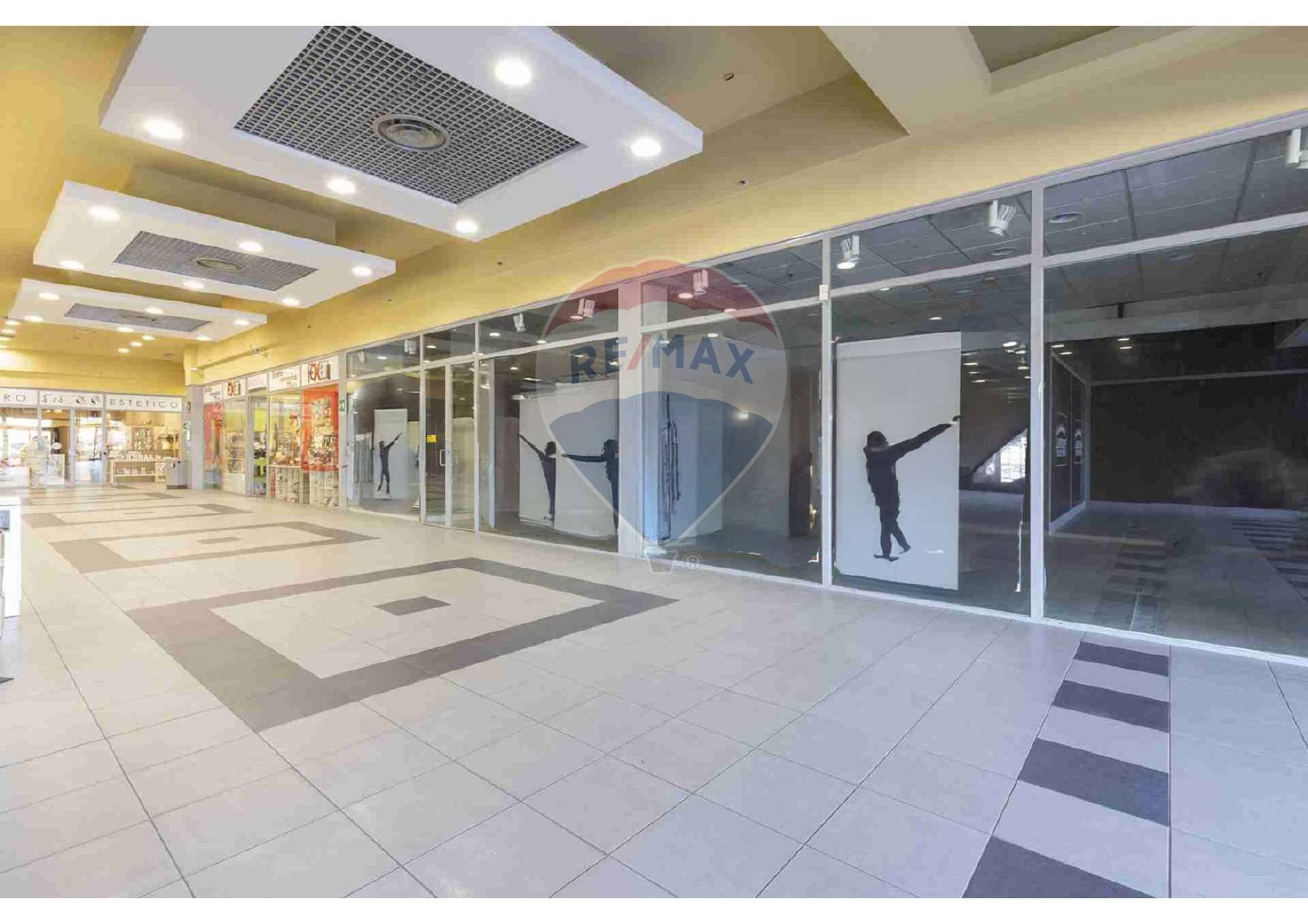 Ricezione / Lobby - Commercial Premises Via Monte San Michele
 
71, Tradate - photo 2