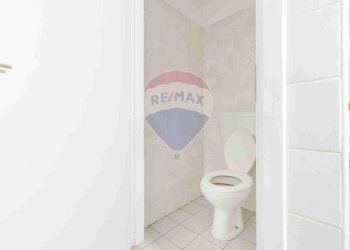 Bagno - Locale Commerciale Via Monte San Michele
 
71, Tradate - foto 11