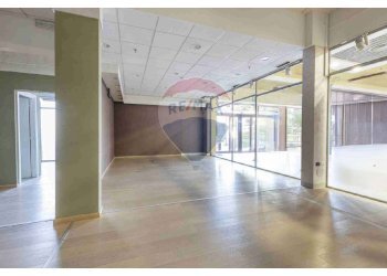 Stanza vuota - Commercial Premises Via Monte San Michele
 
71, Tradate - photo 5