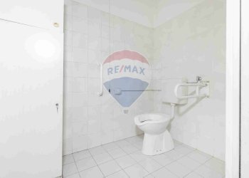 Bagno - Commercial Premises Via Monte San Michele
 
71, Tradate - photo 12