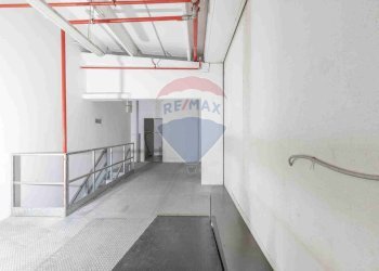 Parcheggio - Commercial Premises Via Monte San Michele
 
71, Tradate - photo 17