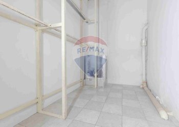 Stanza vuota - Commercial Premises Via Monte San Michele
 
71, Tradate - photo 19