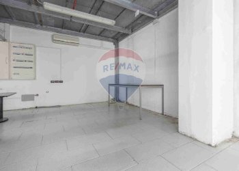 Parcheggio - Commercial Premises Via Monte San Michele
 
71, Tradate - photo 23