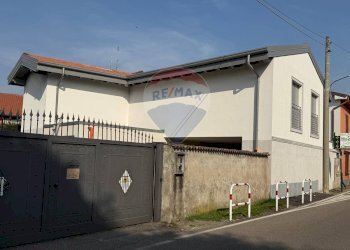 Casa all\'aperto - Quadrilocale VIA CADUTI DELLA LIBERAZIONE
 
6, Uboldo - foto 9