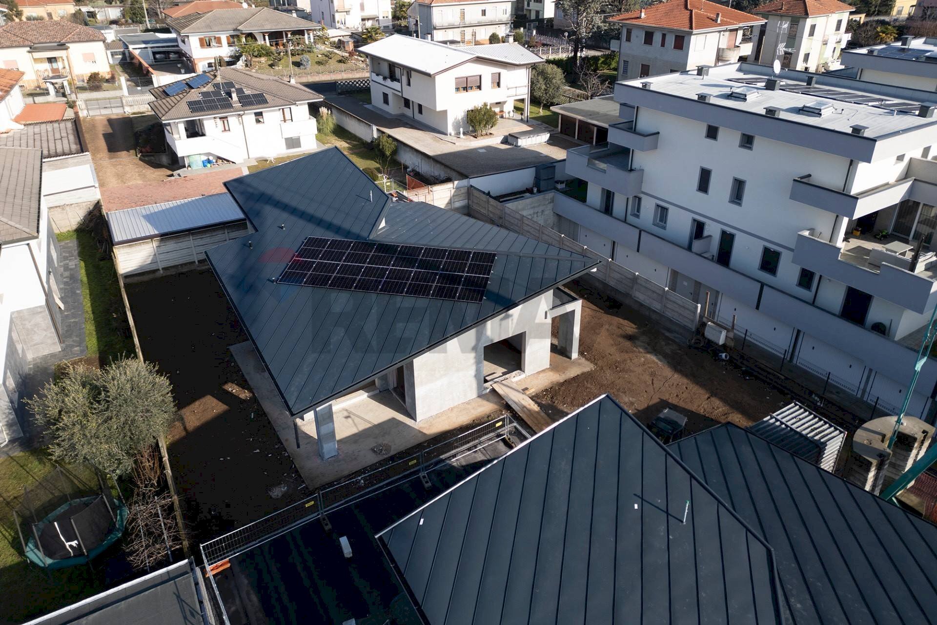 Edificio all\'aperto - Villa Via Grazia Deledda
 
snc, Magnago - foto 1