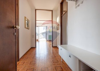 Hall / corridoio - Villa Via Maroncelli
 
4, Gallarate - foto 15