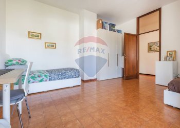 Camera / camera da letto - Villa Via Maroncelli
 
4, Gallarate - foto 24