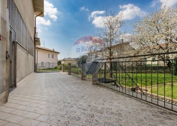 Terrazza - Villa Via Maroncelli
 
4, Gallarate - foto 31