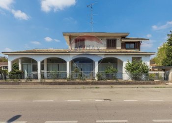Casa all\'aperto - Villa Via Maroncelli
 
4, Gallarate - foto 33