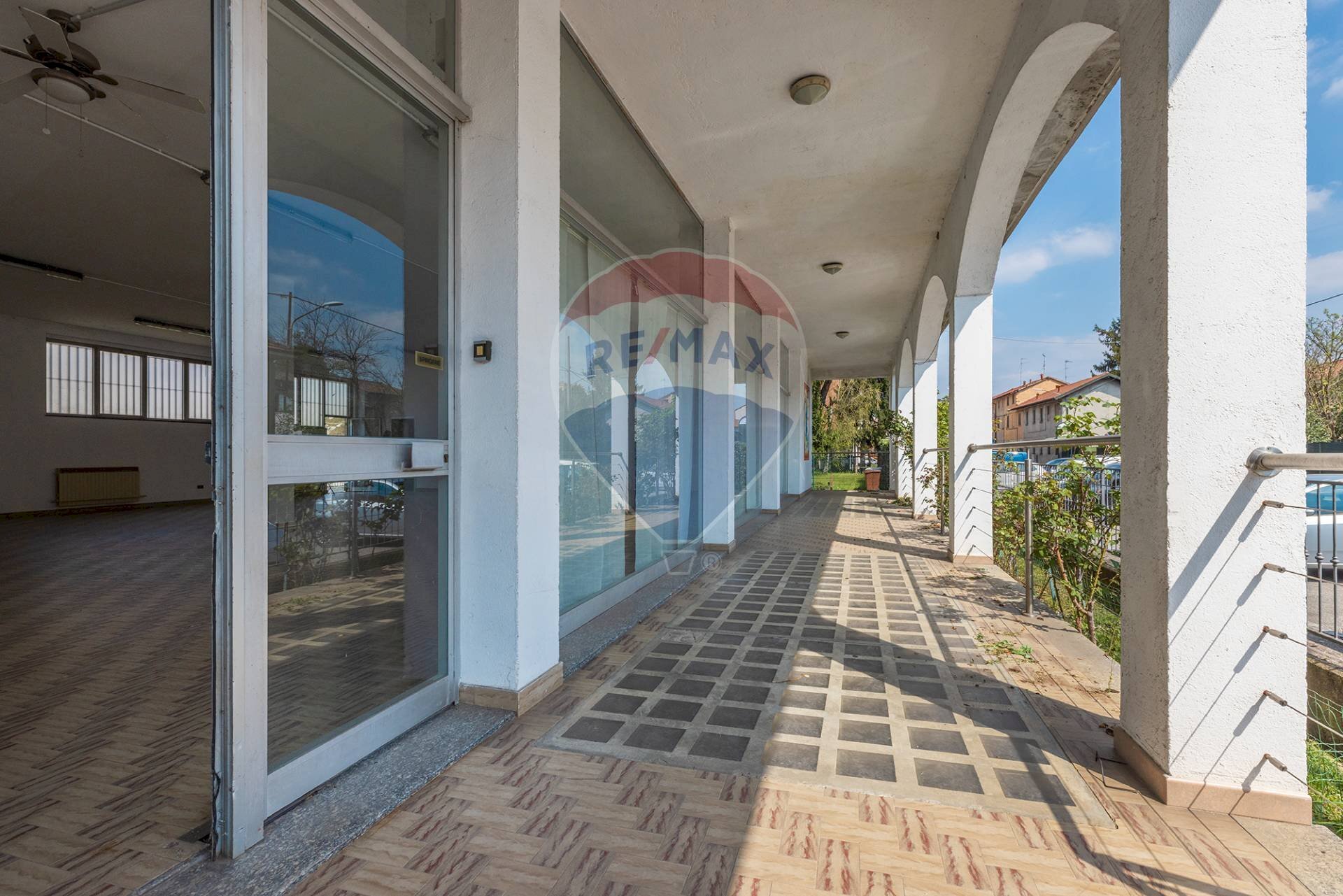 Porticato - Vetrine Negozio - Locale Commerciale Via Maroncelli
4, Gallarate - foto 3