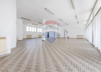 Piano Terra - Negozio - Locale Commerciale Via Maroncelli
 
4, Gallarate - foto 1