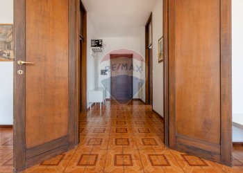 Piano 1 - Appartamento (Ingresso) - Locale Commerciale Via Maroncelli
 
4, Gallarate - foto 19