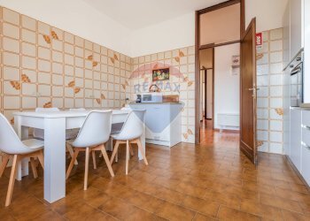 Piano 1 - Appartamento (Cucina) - Locale Commerciale Via Maroncelli
 
4, Gallarate - foto 22