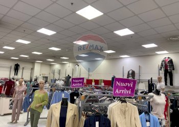 Palestra - Locale Commerciale Via Monte San Michele
 
71, Tradate - foto 5