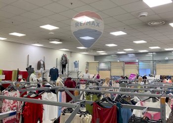 Palestra - Locale Commerciale Via Monte San Michele
 
71, Tradate - foto 6