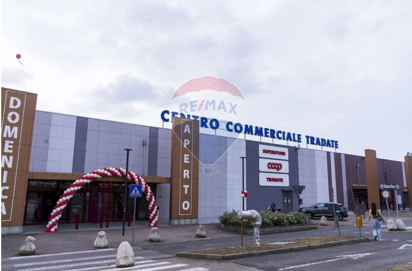 Edificio all\'aperto - Commercial Premises Via Monte San Michele
 
71, Tradate - photo 1