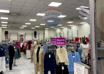 Non correlato - Commercial Premises Via Monte San Michele
 
71, Tradate - photo 3