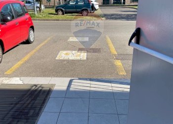 Edificio all\'aperto - Commercial Premises Via Monte San Michele
 
71, Tradate - photo 5