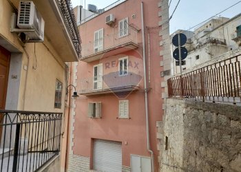 Edificio all\'aperto - Casa indipendente via Conte Manfredi
 
2, Chiaramonte Gulfi - foto 2