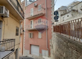 Edificio all\'aperto - Casa indipendente via Conte Manfredi
 
2, Chiaramonte Gulfi - foto 24