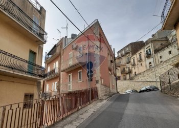 Edificio all\'aperto - Casa indipendente via Conte Manfredi
 
2, Chiaramonte Gulfi - foto 27