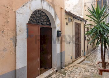 Edificio all\'aperto - Casa indipendente Via Arco Iurato
 
4, Scicli - foto 3