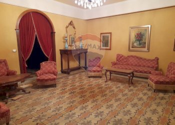 Soggiorno - Casa indipendente via Tommaso Chiavola
 
18, Chiaramonte Gulfi - foto 1