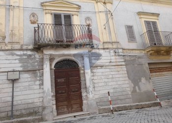 Edificio all\'aperto - Casa indipendente via Tommaso Chiavola
 
18, Chiaramonte Gulfi - foto 21