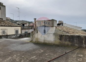 Edificio all\'aperto - Casa indipendente via Tommaso Chiavola
 
18, Chiaramonte Gulfi - foto 30