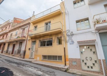 Edificio all\'aperto - Independent house Via Principe di Napoli
 
89, Comiso - photo 2