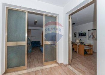 Foto 2 - Locale Commerciale Via Serafino Amabile Guastella
4-6, Ragusa - foto 2