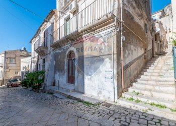 Edificio all\'aperto - Casa indipendente Via Giusti
 
1, Scicli - foto 23