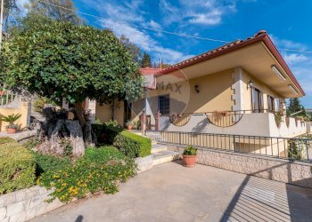 Casa all\'aperto - Casa indipendente Via Modica Ragusa
 
18, Modica - foto 1