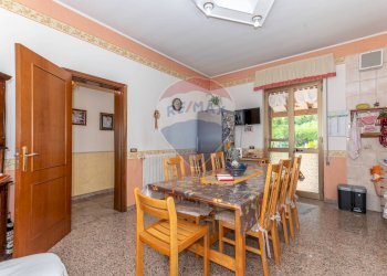 Sala da pranzo - Casa indipendente Via Modica Ragusa
 
18, Modica - foto 31