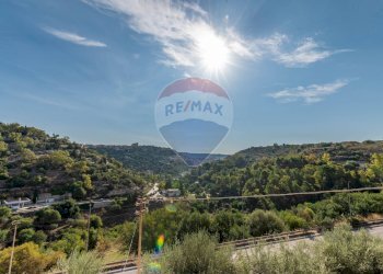 Vista delle montagne - Casa indipendente Via Modica Ragusa
 
18, Modica - foto 37