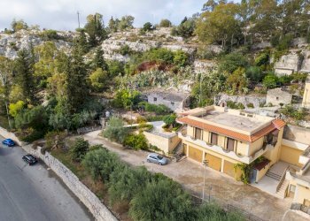 Edificio all\'aperto - Casa indipendente Via Modica Ragusa
 
18, Modica - foto 57