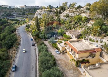 Edificio all\'aperto - Casa indipendente Via Modica Ragusa
 
18, Modica - foto 59