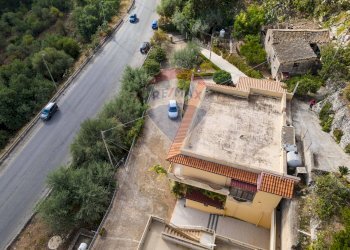 Edificio all\'aperto - Casa indipendente Via Modica Ragusa
 
18, Modica - foto 64
