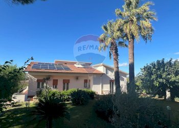 Casa all\'aperto - Villa VIA PIETRE NERE  CAVA ISPICA
 
98, Modica - foto 2