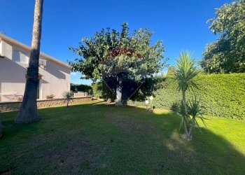 Giardino - Villa VIA PIETRE NERE  CAVA ISPICA
 
98, Modica - foto 1