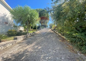 Giardino - Villa VIA PIETRE NERE  CAVA ISPICA
 
98, Modica - foto 33