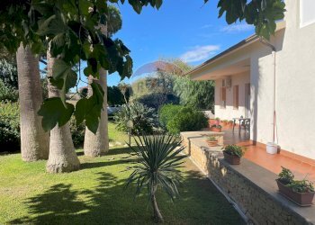 Giardino - Villa VIA PIETRE NERE  CAVA ISPICA
 
98, Modica - foto 39