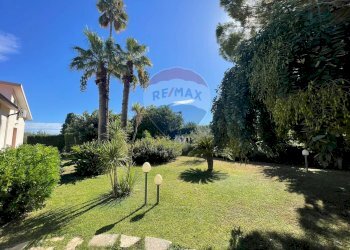 Giardino - Villa VIA PIETRE NERE  CAVA ISPICA
 
98, Modica - foto 40