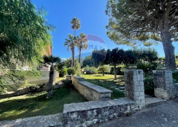 Giardino - Villa VIA PIETRE NERE  CAVA ISPICA
 
98, Modica - foto 41